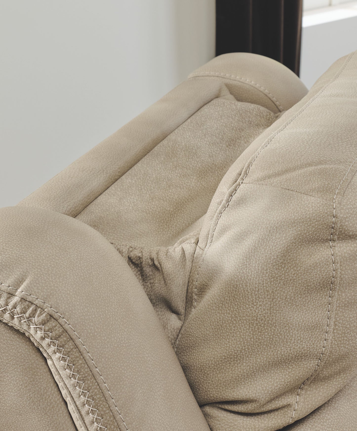 Next-Gen Durapella - Reclining Power Loveseat With Console